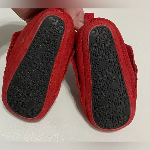 UGG Tasman Shearling Red and Black Christmas Baby Booties - Picture 7 of 7